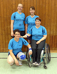 hinten: Nathalie Schröter,
Ulrike Mc Chesney / vorne: Andrea Jung,
Bettina Bauer hinten: Nathalie Schröter,
Ulrike Mc Chesney / vorne: Andrea Jung,
Bettina Bauer